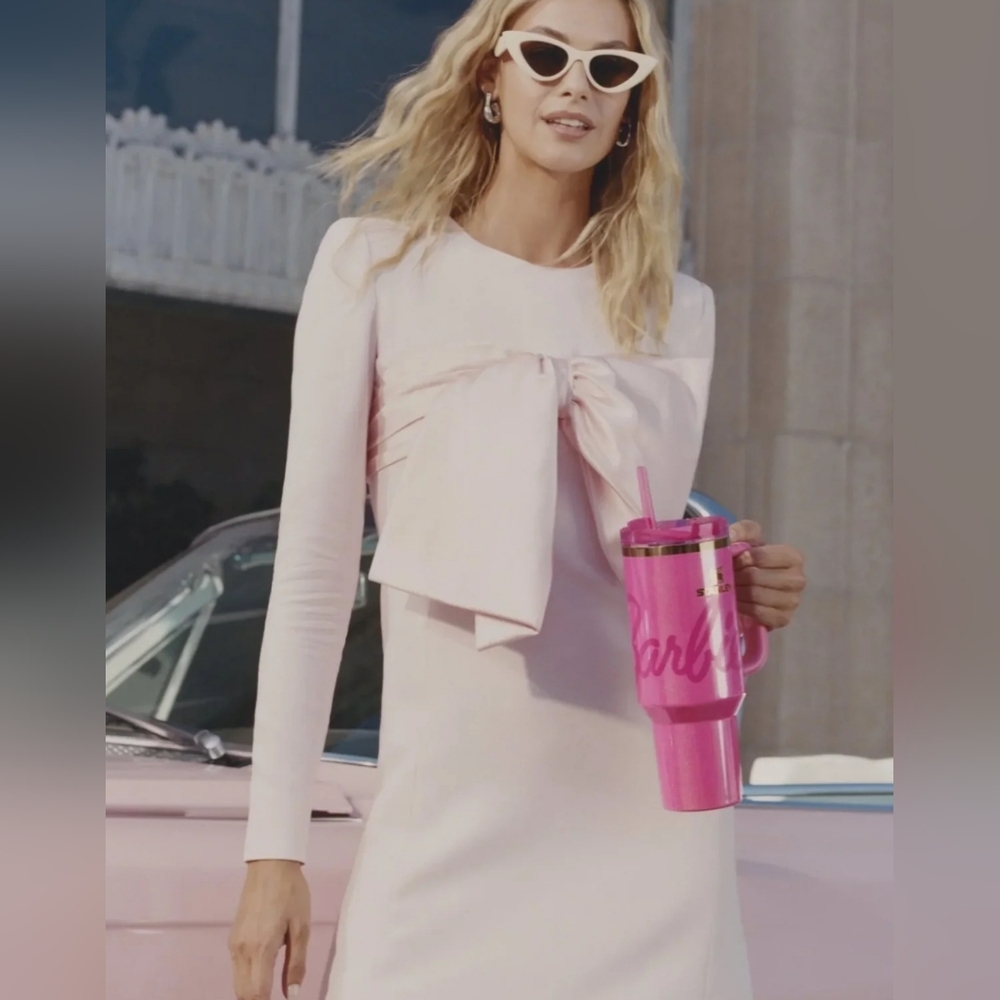 New Stanley x Barbie Quencher Tumbler 40oz. - Picture 2 of 3